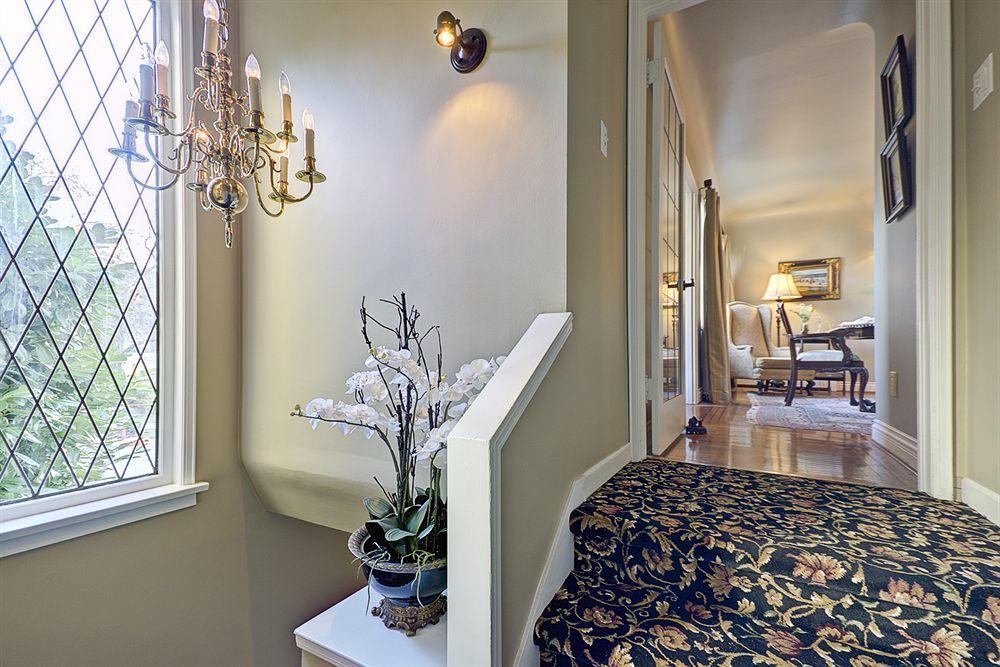 The English Bay Inn Langley Exterior photo