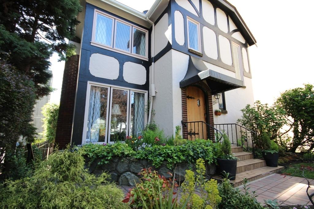 The English Bay Inn Langley Exterior photo